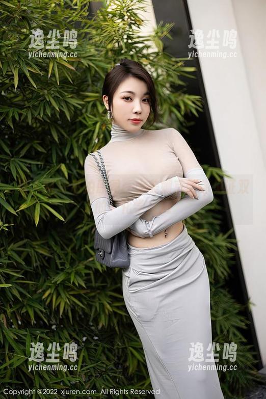 秀人网 - 私拍原图：大美媚京带你见证双人的‘化学反应’