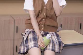 秀人网 – 幼幼的学妹写真，那些年我们都经历过的懵懂