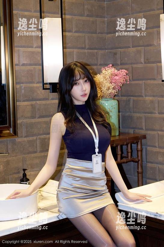 秀人网 - 教室不再单调，林文文写真给你带来点别致的调调，惹人侧目。