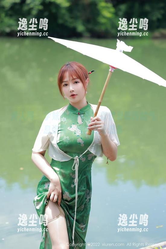 秀人网 - 学妹的写真里，软软爱吃肉的气息弥漫，适合闭眼想象