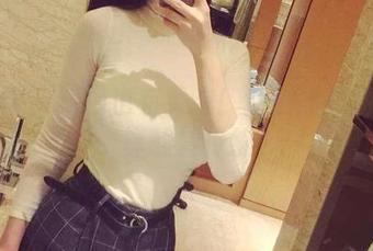 微密圈 – 短裤也有灵魂！童小芯的私房写真翻转传统