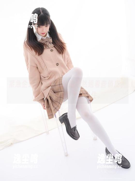 紧急企划-小恩 紧急企划 - 小恩的私拍居然透着些俏皮,图片里的女孩也没忍住。