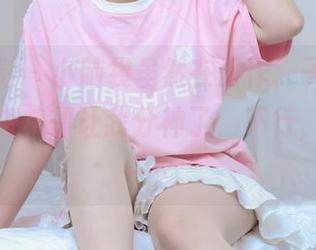 绮梦摄影 – 小脑袋虽然在工作，子涵的“秘书”合集却让我分神了，不行，得暂停一下。