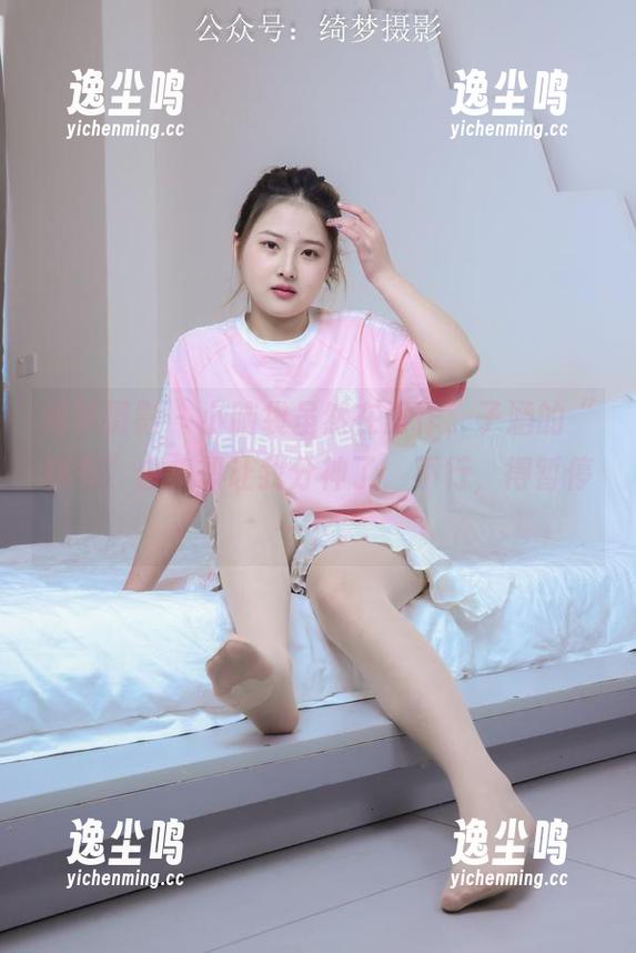绮梦摄影 - 小脑袋虽然在工作，子涵的“秘书”合集却让我分神了，不行，得暂停一下。