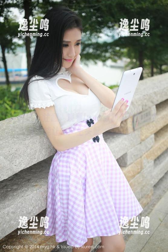 美媛馆-luna张静燕 美媛馆 - 注意,观看luna张静燕白色图包有可能让你产生头晕,恭喜你!