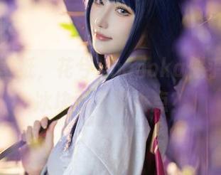 能代的壁纸，花兮_honoka似乎在问：冰块要不要大点？