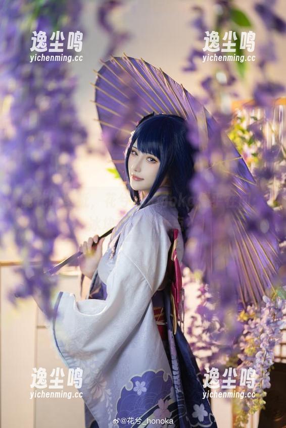 能代的壁纸，花兮_honoka似乎在问：冰块要不要大点？