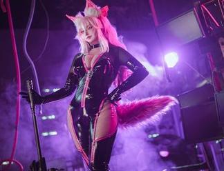 菌烨tako的八重神子COS写真集：下载收藏，未来聊资首选？