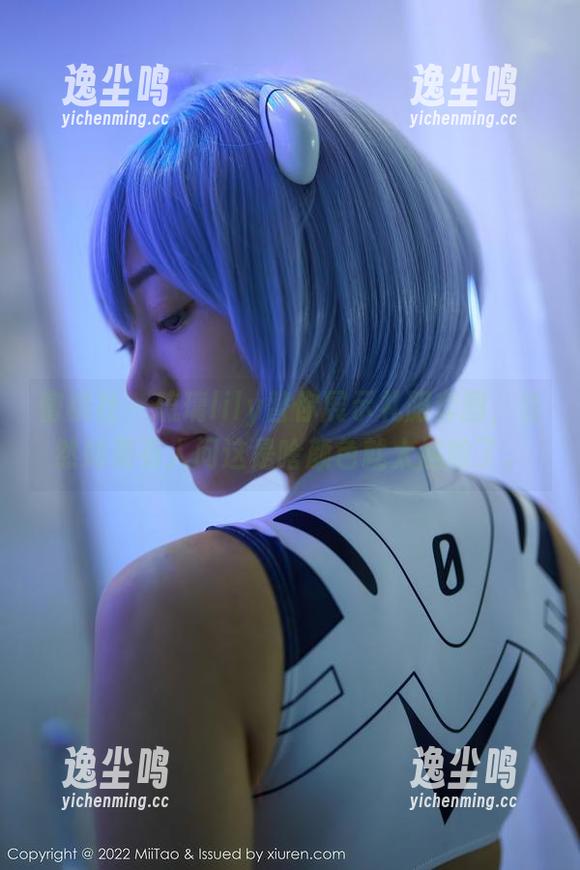 蜜桃社 - 琉璃lily替你展示礼服套图，当然如果有人问这是啥颜色就太尴尬了。