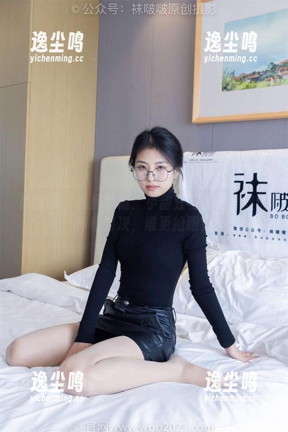 袜啵啵 - 私房秘籍：小甜豆与油亮黑丝的神奇对决，谁更抢眼？