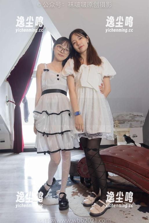 袜啵啵 - 泡芙与白色棉质船袜：这私房写真可真难抵挡
