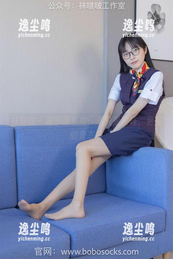 袜啵啵 - 稚予的私拍：不只是皮鞋，更多的是态度