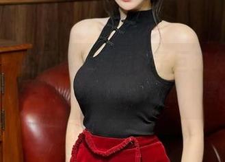 微密圈 – 往下滑就看到轩子巨二兔的高清不知火舞，影像迷离得很，嘿嘿。