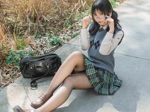 逐月Su的高清吊带分享，穿上就好像轻松飘起来哦