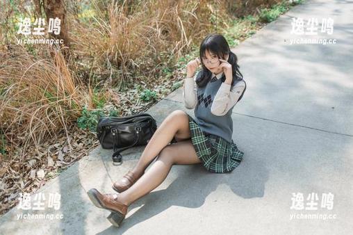逐月Su 逐月Su的高清吊带分享,穿上就好像轻松飘起来哦