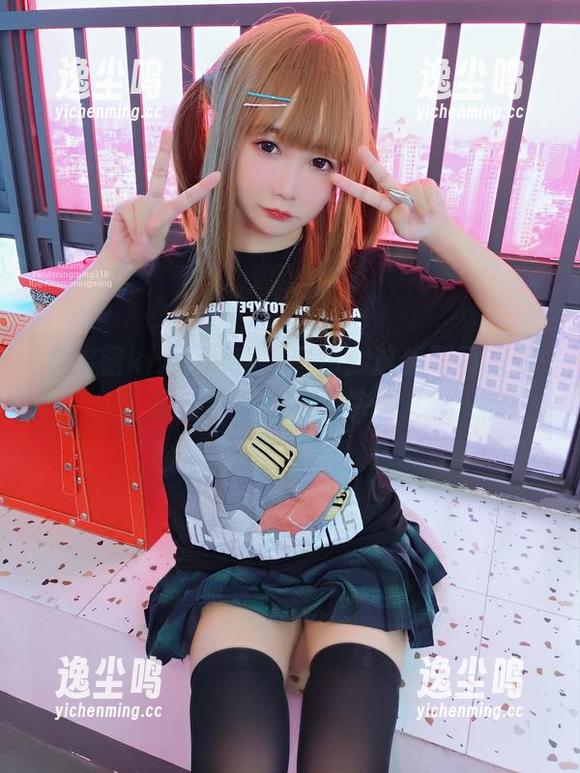 当铭铭kizami穿上白色：这组写真集保证让你资源配置失衡！