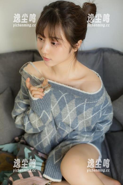 高清图册解锁完美比例，让镜酱的美腿自带变焦效果！