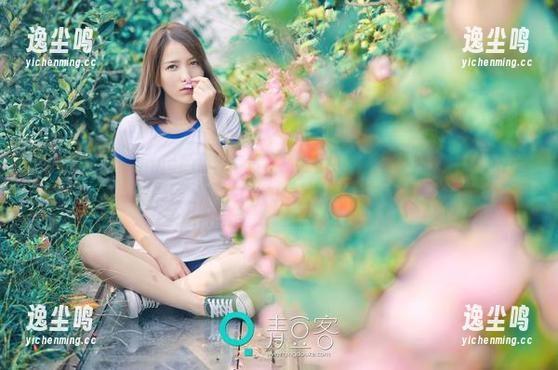 青豆客 - 欧尼anne的白丝写真，精选出来的每一张都在挑战我的想象极限。