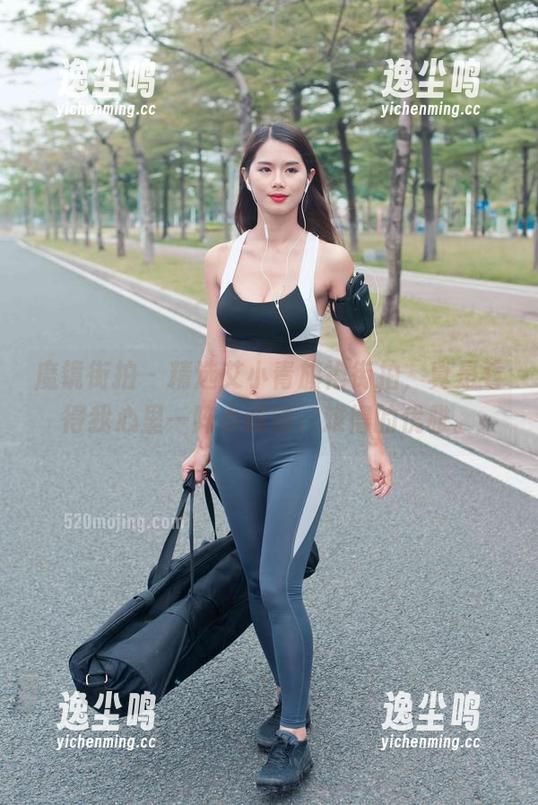 魔镜街拍 - 精选艾小青旗袍街拍，真是看得我心里一阵小骚动，难得的优雅。