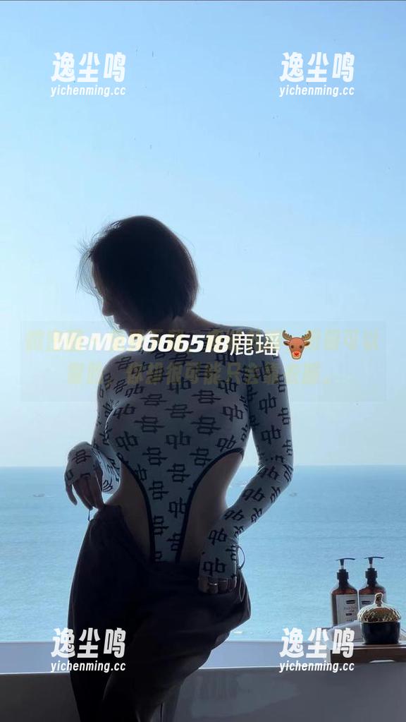 微密圈 - 免费下载，鹿瑶礼服，明明可以靠脸，你却很可能只会靠衣服。